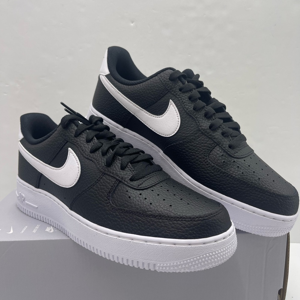 Nike WMNS AIR FORCE 1'07
BLACK/WHITE
NOIR/BLANC CT2302 002 Platform Sneakers - Picture 4 of 16